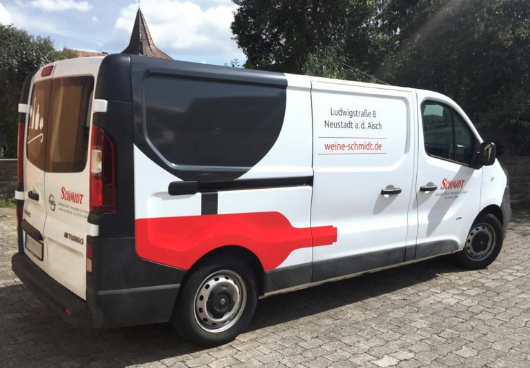 Mehr über den Artikel erfahren Autobeklebung für Weine Schmidt